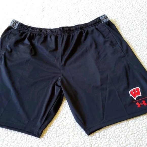 Under Armour Collegiate Wisconsin Badger Heatgear Loose Sz XXL Athletic Shorts - Picture 1 of 12